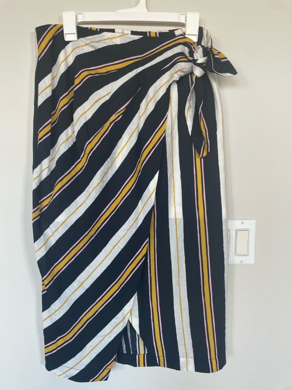NWT Banana Republic Women’s Faux- Wrap Midi Skirt Size 10 10% Linen